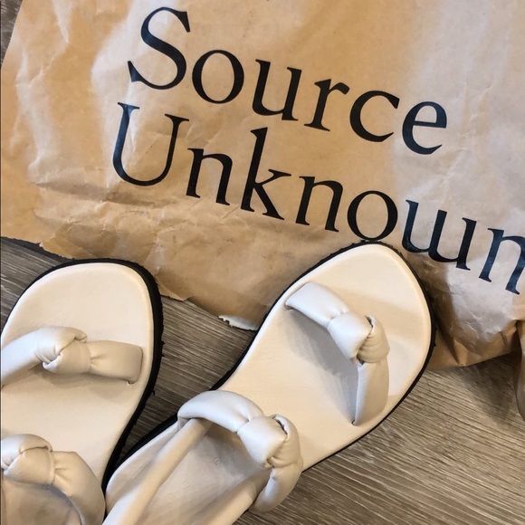 Source Unknown sandals - Picture 1 of 4